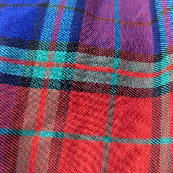 Vintage 80's Ambitions Blue, Red, & Green Tartan Plaid High Waisted Golf Shorts - Picture 2 of 6